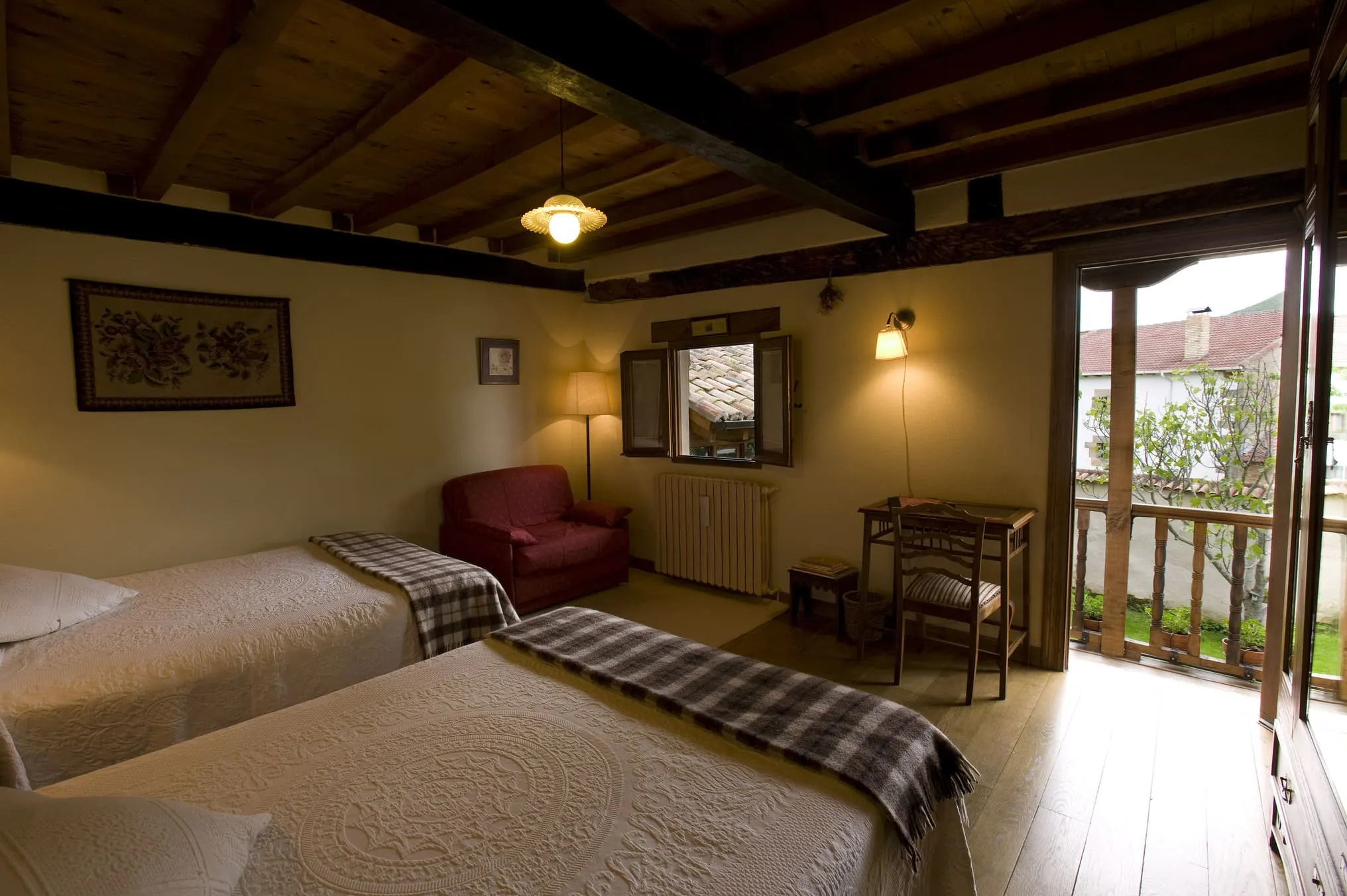 {{ $t('foto_habitacion')}}