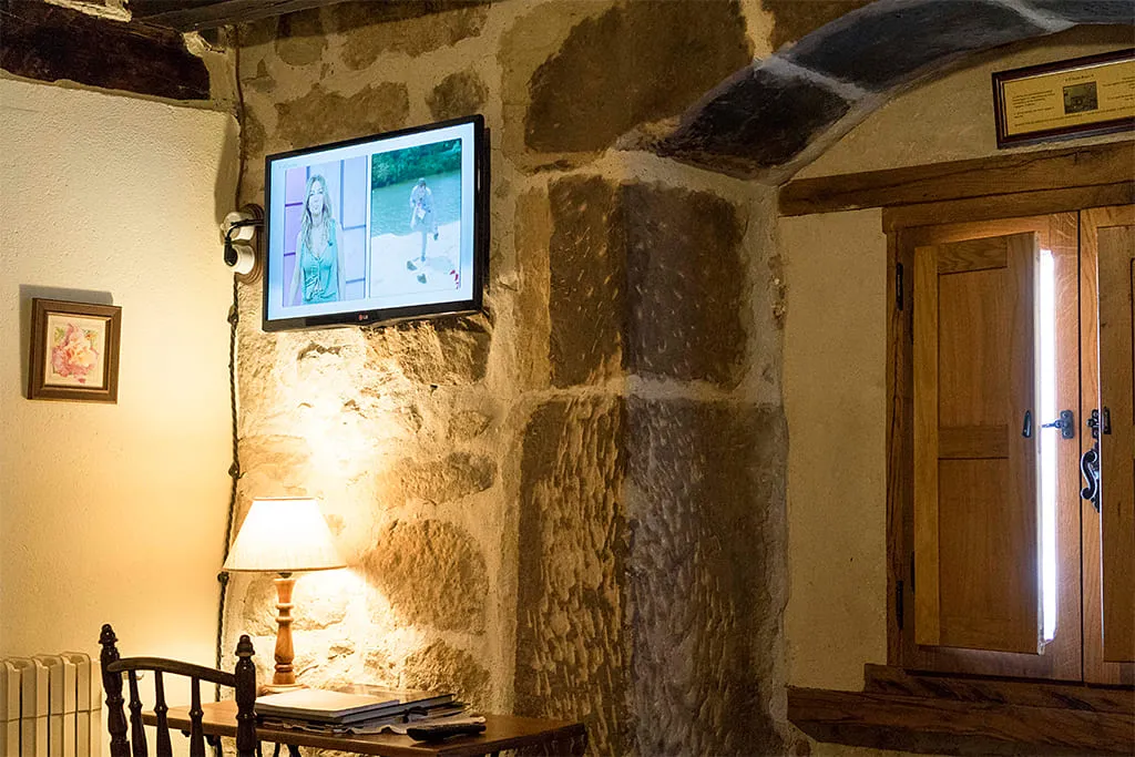 {{ $t('foto_habitacion')}}