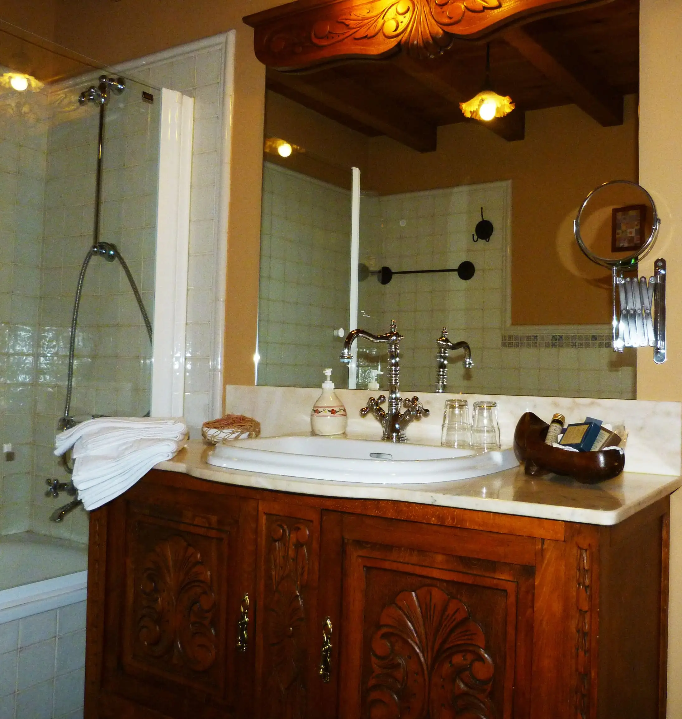 {{ $t('foto_habitacion')}}